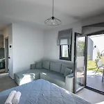 Hotel de apartamente Modern Stay Luxury Suites - Kallikrateia Halkidiki 3*