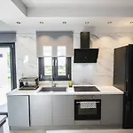 Modern Stay Luxury Suites - Kallikrateia Halkidiki 3*